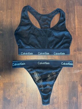 Calvin Klein Lingerie Set